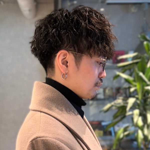 ツイストスパイラルパーマ　30代40代　ツーブロック　束感