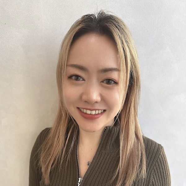 全席個室美容室Zina 銀座 髪質改善&トリートメント【ゼンセキコシツビヨウシツジーナギンザ カミシツカイゼン トリートメント】のスタッフ紹介。MINAMI 