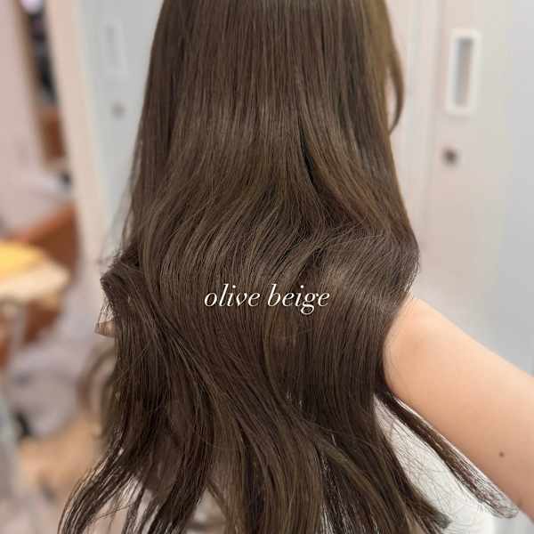 透明感オリーブベージュ