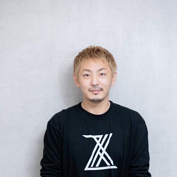 XYZ HAIR design【エックスワイジーヘアーデザイン】のスタッフ紹介。玉谷　雄一郎