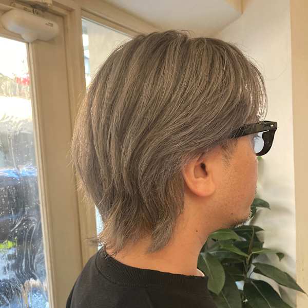 落ち着きのある上品な大人アッシュカラー白髪ぼかし