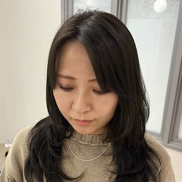 オリーブグレー×ハイレイヤースタイル