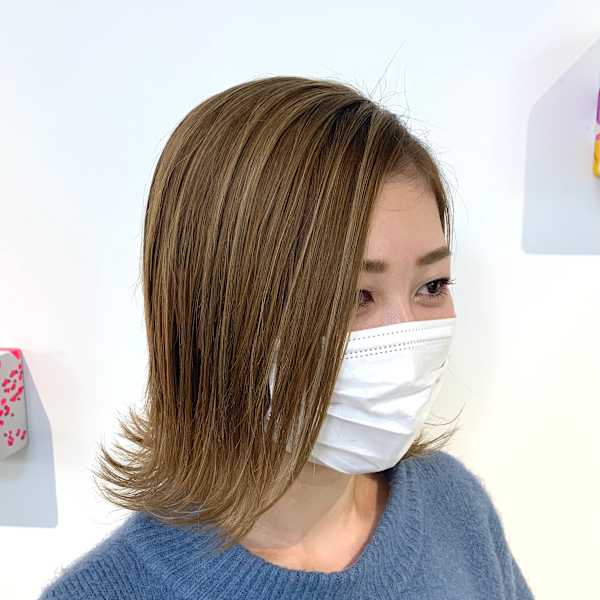 外ハネスタイル