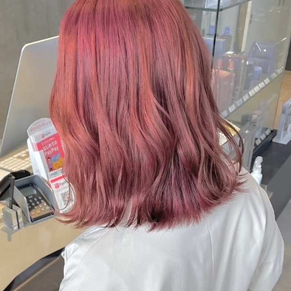 ピンクベージュ　ハイトーンカラー　くすみカラー　ミディアム