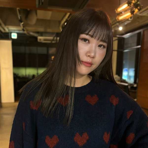 【 セミロングストレート × アッシュカラー 】 浅野美紀|MEIKA