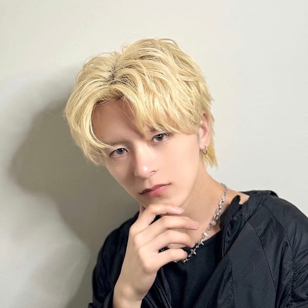 mina by ONE's×スタイル|ONE's Chloe 原宿店 ケアブリーチ/ダブルカラー/インナーカラー