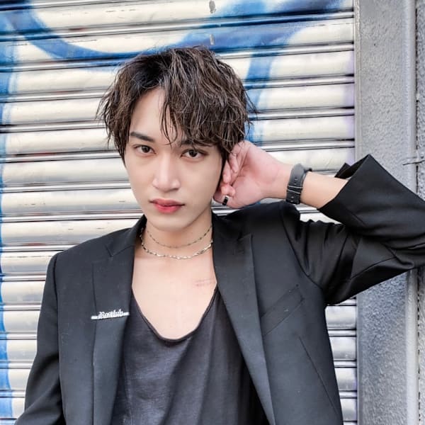 mina by ONE's×スタイル|ONE's Chloe 原宿店 ケアブリーチ/ダブルカラー/インナーカラー