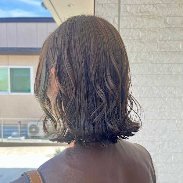 切りっぱなしボブ×イヤリングカラー|Sorte