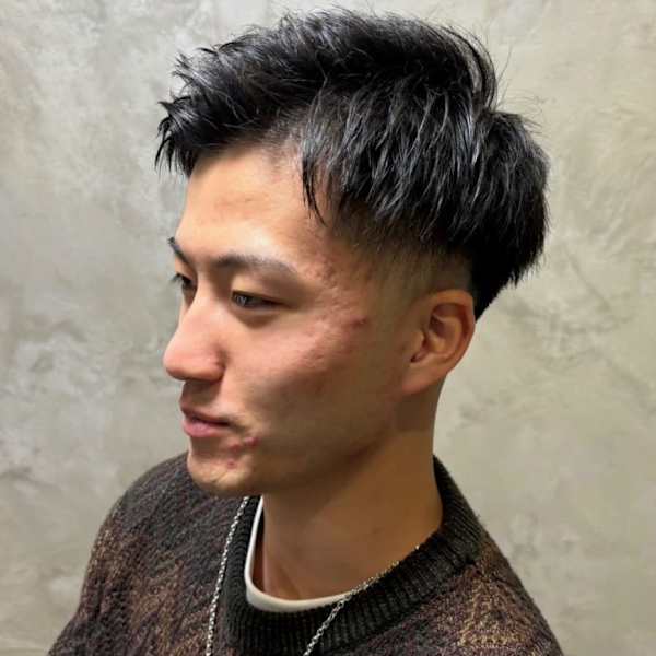 フェードカット　ショートヘア　黒髪ショート　刈り上げ|完全個室 THIS IS BARBER 3rd