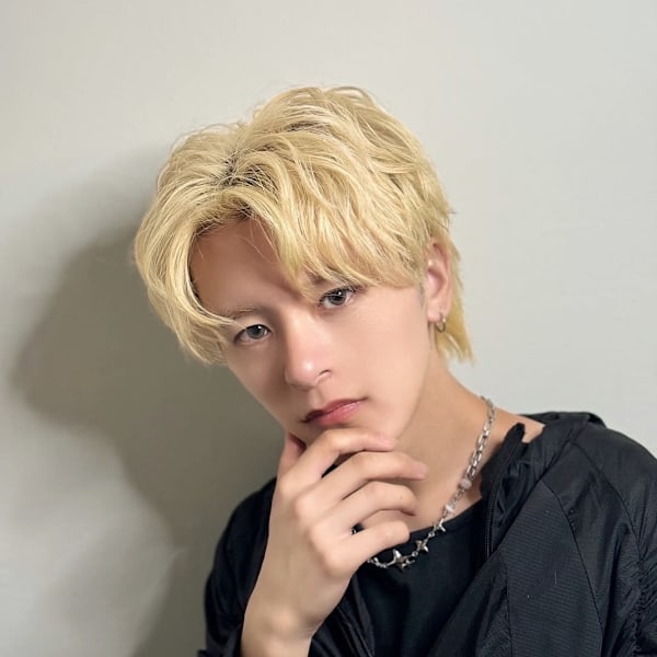 mina by ONE's×スタイル|ONE's Chloe 原宿店 ケアブリーチ/ダブルカラー/インナーカラー