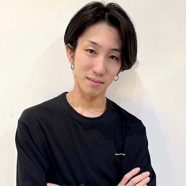 Zina 北千住 髪質改善&トリートメント&艶髪【ジーナキタセンジュカミシツカイゼン トリートメント ツヤガミ】のスタッフ紹介。小谷 玲央