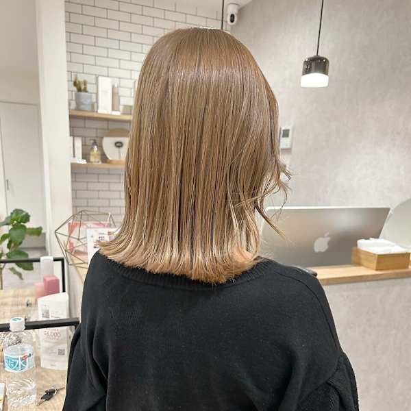 ☆ケアブリーチダブルカラー　くすみベージュボブ