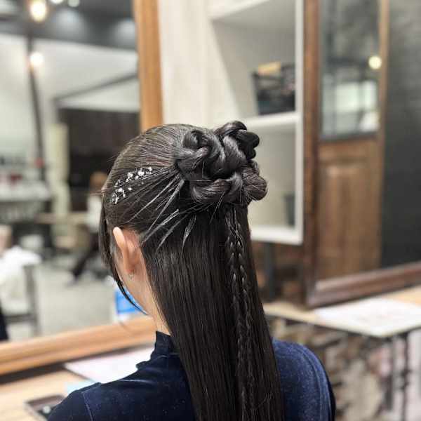 お呼ばれカチモリヘア