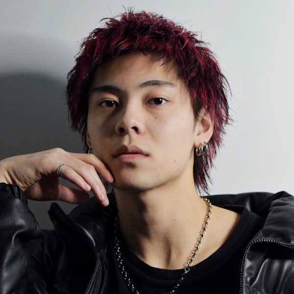 メンズレッド＆ブラックデザインカラースパイキーショートウルフ