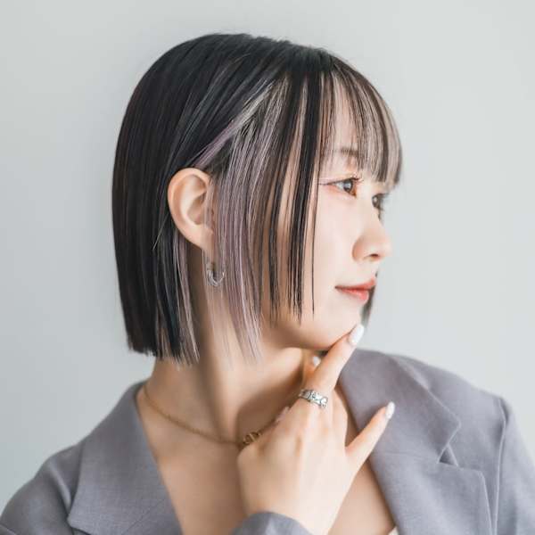 ワンランク上のおしゃれ！差をつけれるハイトーンインナーカラー