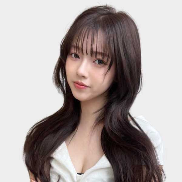 セミロング　レイヤー　くびれヘア　透明感　アッシュカラー