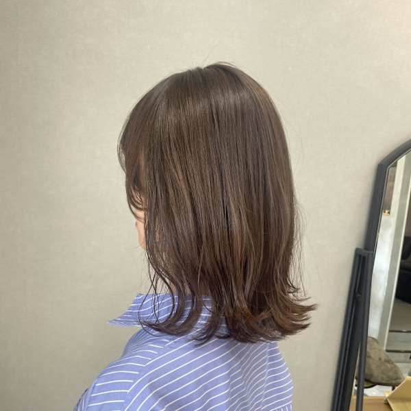 大人可愛い/赤みなしカラー|latte hair lily