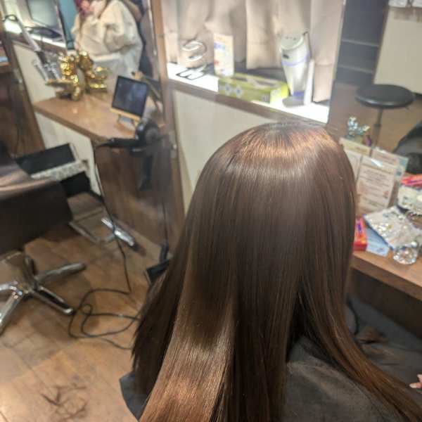 酸性ストレートでツヤツヤに！！