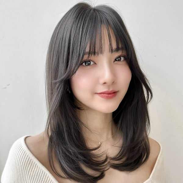 レイヤーカットグレーベージュミディアムヘア黒髪カタログ