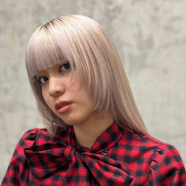 顔周りレイヤーホワイトミルクティー渋谷ケアブリーチケアカラー