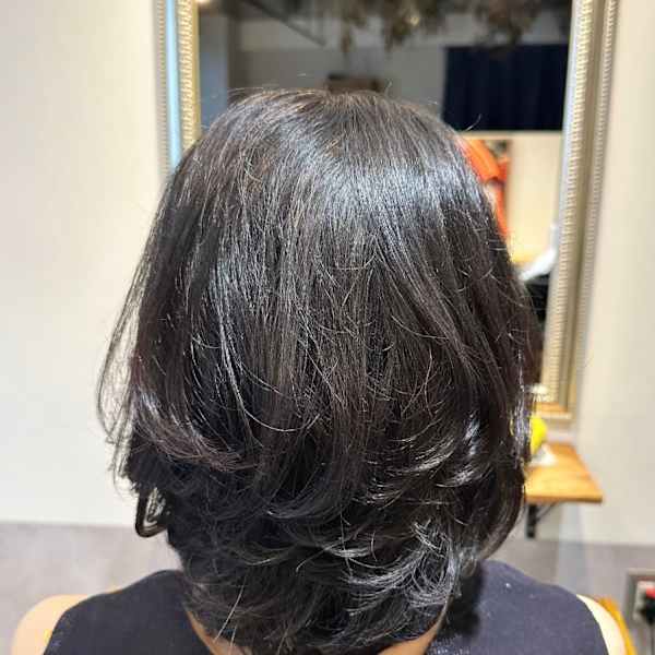 40代50代コテ巻きワンカールで仕上げる大人レイヤー髪質改善