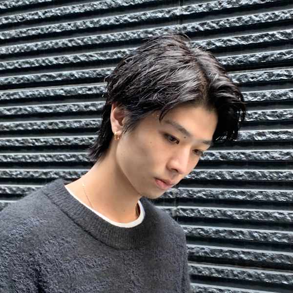 大人男性髪ナチュラルセンターパート