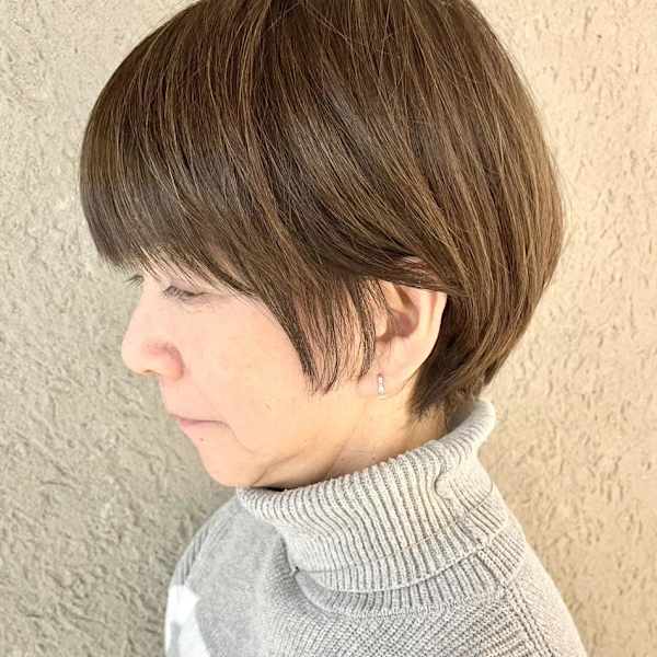 ショートボブ/50代/60代/白髪ぼかしカラー