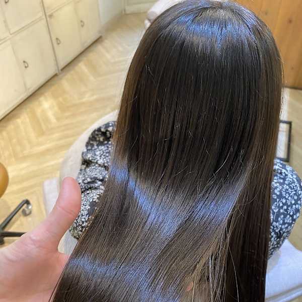縮毛矯正髪質改善トリートメントで極上のサラサラヘア