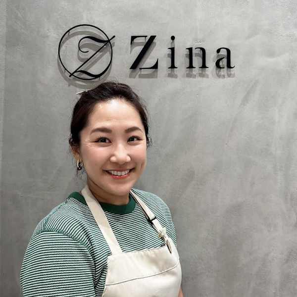 ネイルサロン Zina nail 豊洲3号店【パラジェル/フィルイン導入】【ネイルサロン ジーナネイルサンゴウテンパラジェルフィルインドウニュウ】のスタッフ紹介。アヤ ネイル