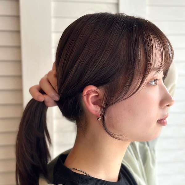 顔周りの印象を作るスタイル