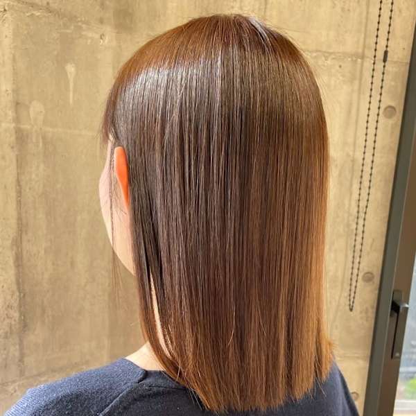 ミルクティーベージュ　ミディアム　サラサラストレート|ROCA by teatro hair salon