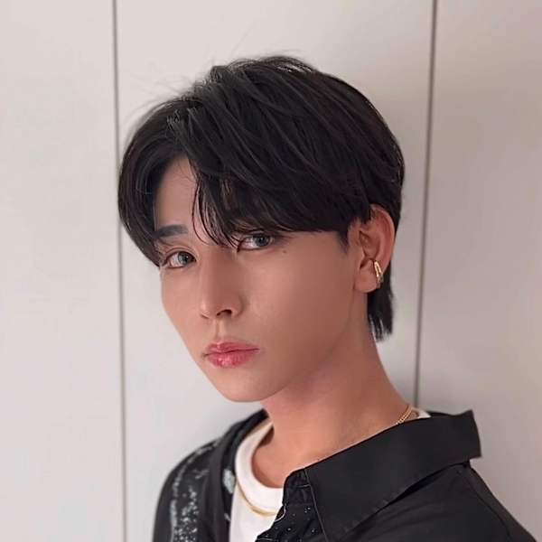 ダークアッシュ/韓国ヘア/毛流れマッシュ/センターパート