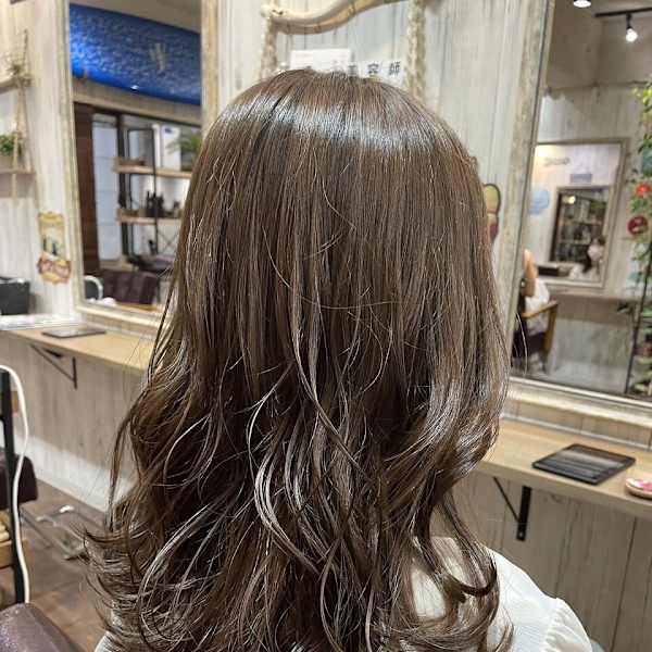 オリーブグレージュカラー|Luana 浦和