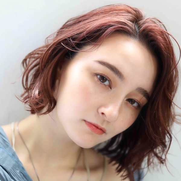 暖色系かきあげきりっぱなしボブ