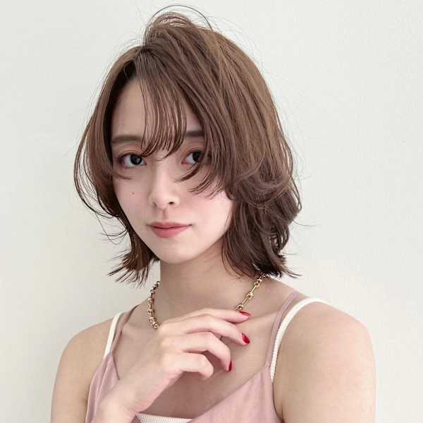 顔周りレイヤー　くびれヘア　韓国ヘア　ナチュラルブラウン