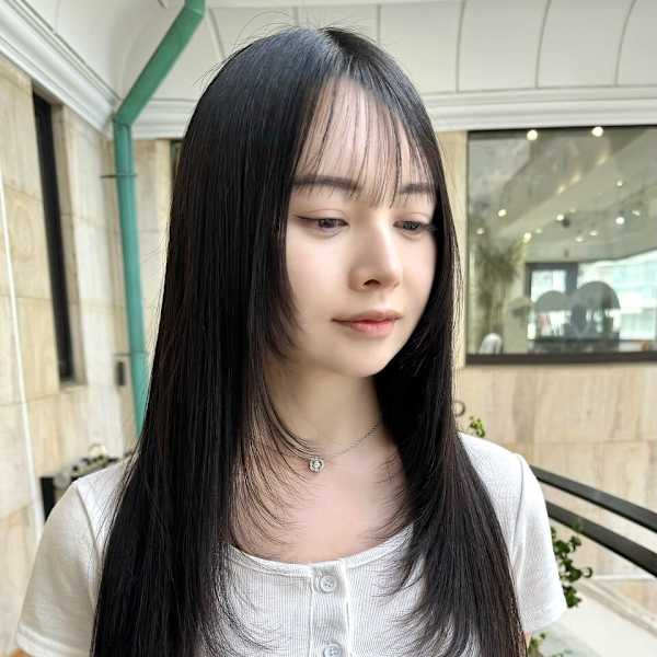 ブラックメルティカラー韓国ヘア フェミニンロング レイヤー