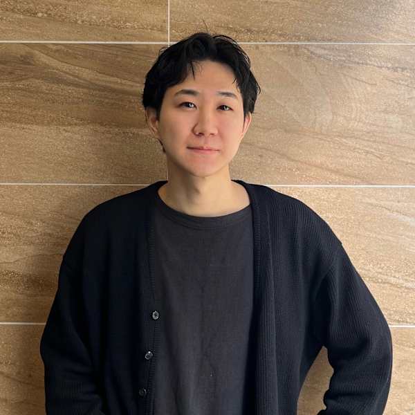 Louwe 青山［髪質改善/メンズ/ヘッドスパ/表参道］【ローウェ アオヤマ】のスタッフ紹介。服部 俊輝