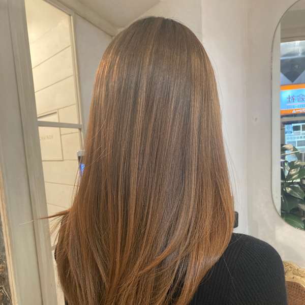 艶髪ストレートロング抜け感ローレイヤー縮毛矯正