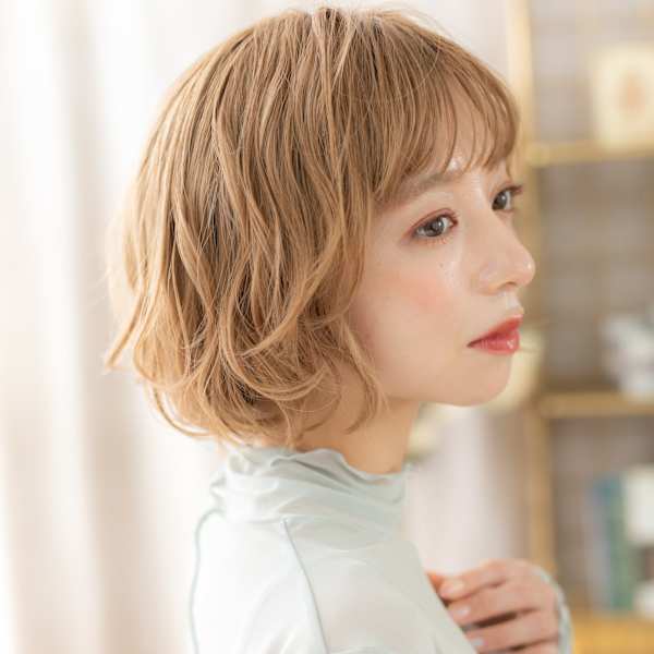 外国人風ハイトーンカラーボブウルフマッシュ　くすみベージュ