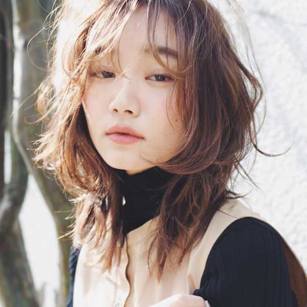 セクションカラーハイレイヤーウルフセミロング