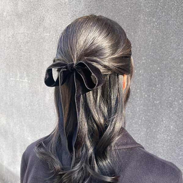 黒髪ツヤ感ハーフアップ お呼ばれヘア