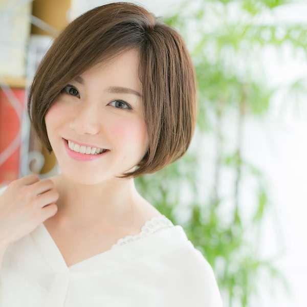 ヌーディベージュ×マッシュボブショート