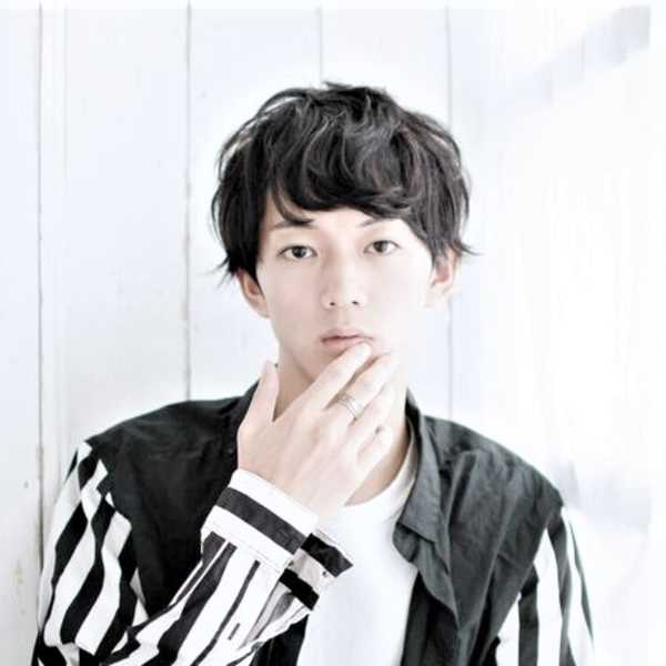 菅田将暉風髪型 無造作くせ毛風ニュアンスパーマひし形マッシュ