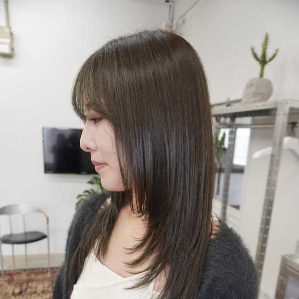 オリーブベージュ×レイヤーカット