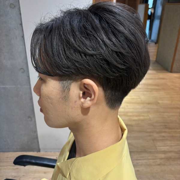 骨格カバー◎な前下がりセンターパート