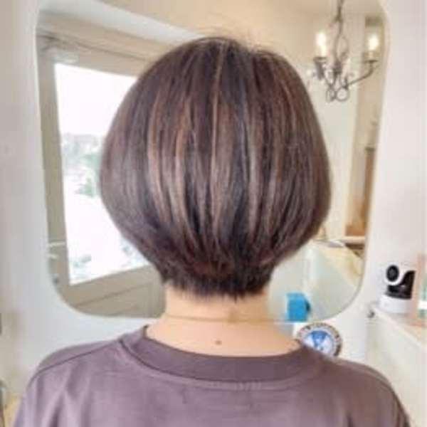 ハイライトカラー小顔似合わせカットひし形まるみショート