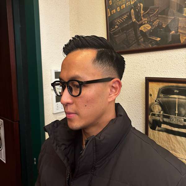 MEN'Sミドルローフェードサイドパートスタイル|メンズ専門理容室 BroTokyo BARBERSHOP 銀座店