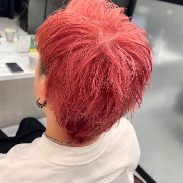 ツーブロック 韓国風 ピンクマッシュウルフ