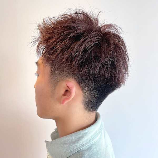 刈り上げツーブロックアップバングスパイキーショート