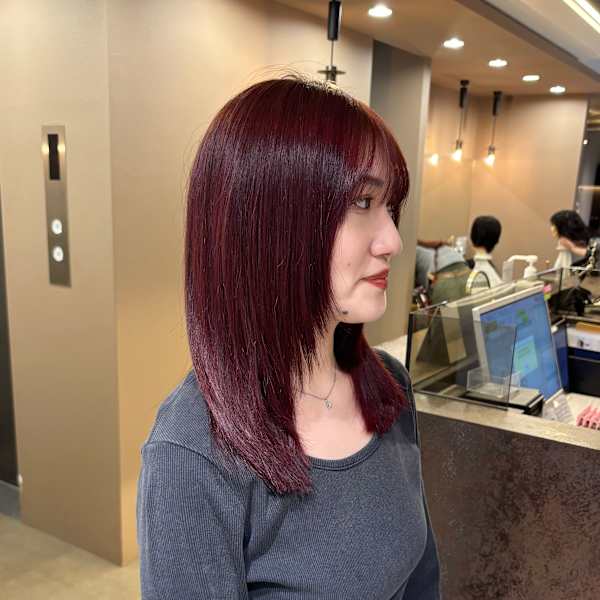 ワインレッドカラー/ブリーチなしダブルカラー/レイヤーカット